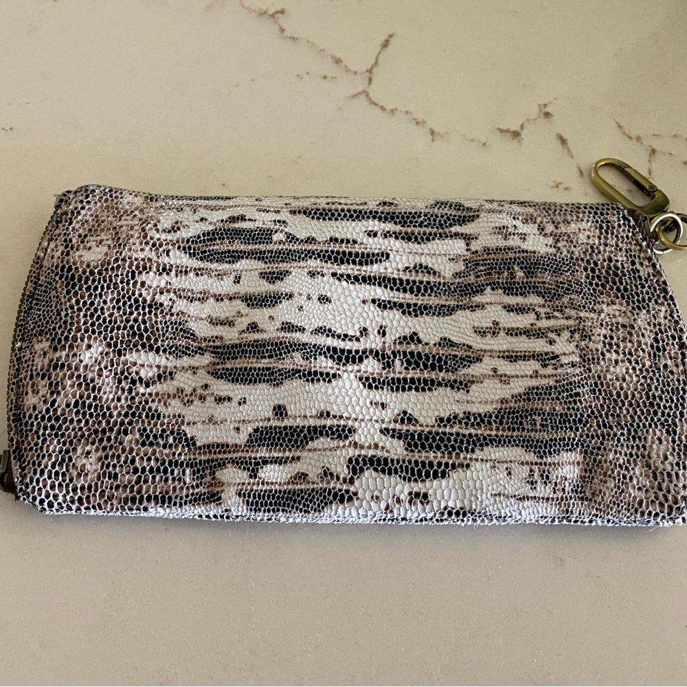 HOBO spark eyeglass case in lizard print